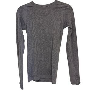 Lululemon Swiftly Tech Long Sleeve 2.0 Top in Gray Black Floral sz 4